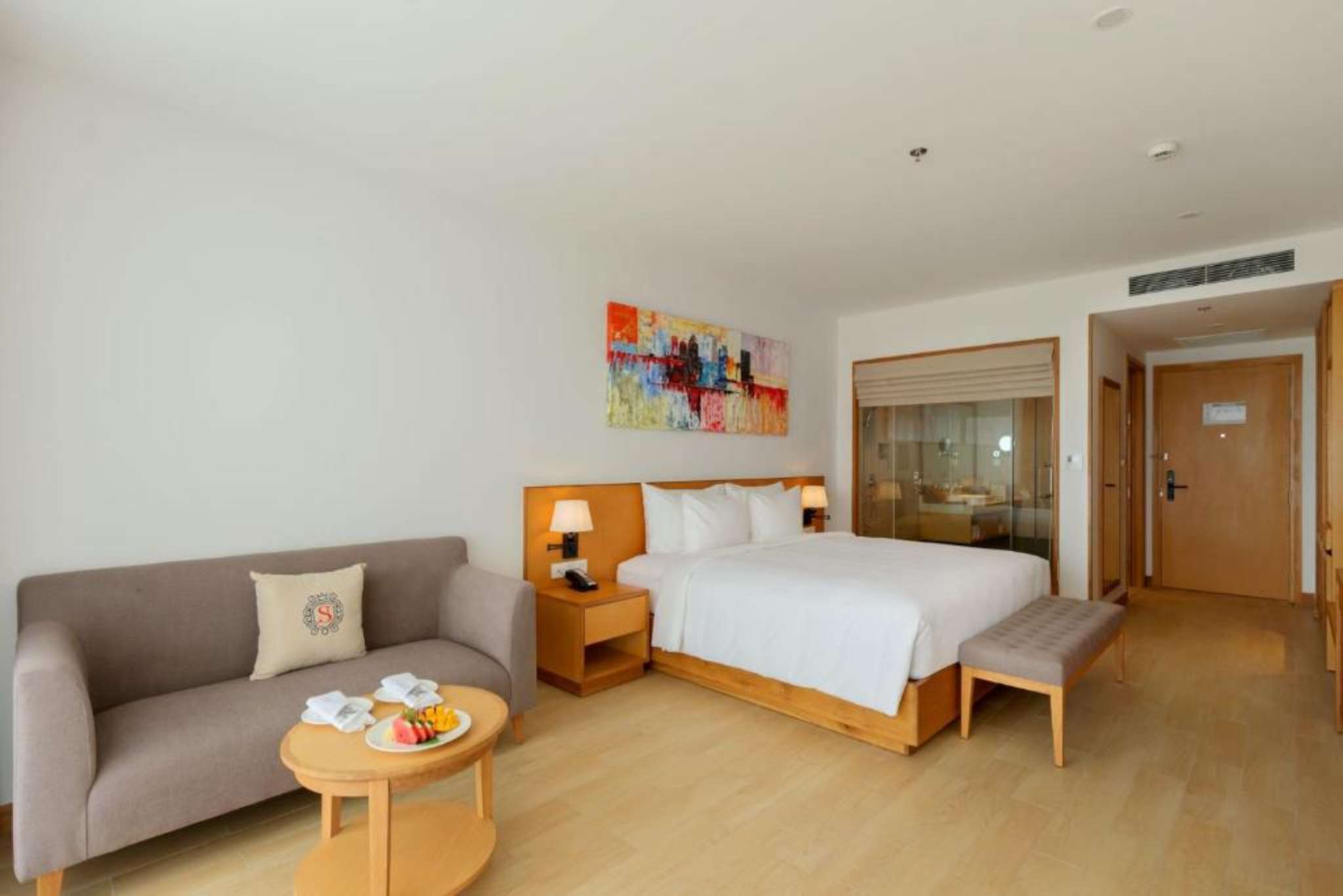 Phòng premier seaview tại Selectum Noa Resort Cam Ranh